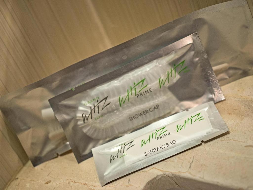 Whiz Prime Hotel Darmo Harapan Сурабая Екстериор снимка