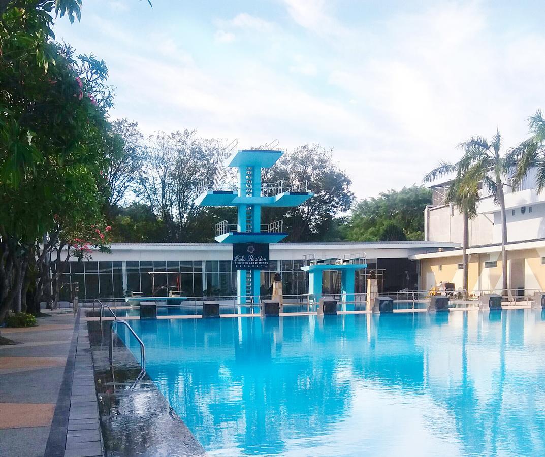 Whiz Prime Hotel Darmo Harapan Сурабая Екстериор снимка